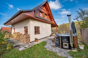 Chata s koupacm sudem - CHKO Bl Karpaty