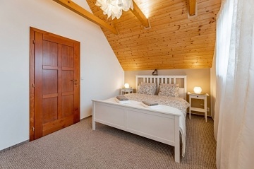 Chata s koupacm sudem - CHKO Bl Karpaty