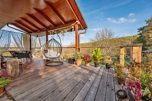 Chata s koupacm sudem - CHKO Bl Karpaty