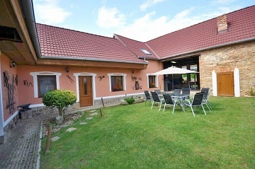 Wellness chalupa s baz�nem - p�ehrada Vranov