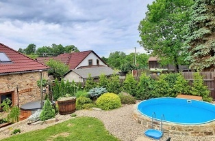 Wellness chalupa s baz�nem - p�ehrada Vranov