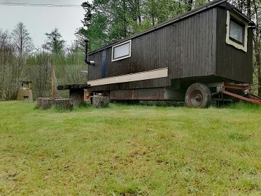 Glamping Medov� Maringotka - CHKO Pood��