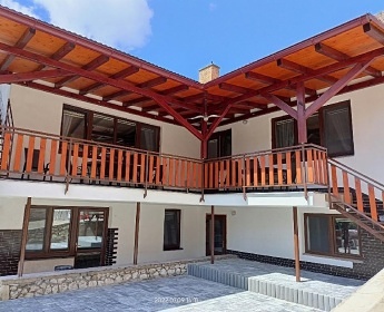 Chata bazn a vinn sklpek - Plava - Nov Mlny