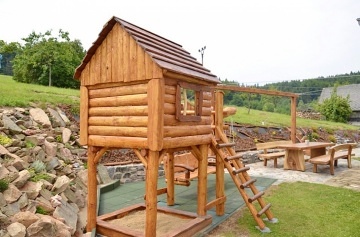 Chalupa s baznem - Orlick hory - Pastviny