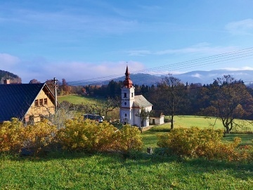 Chalupa s baznem - Orlick hory - Pastviny