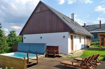 Chalupa s baznem - Orlick hory - Pastviny