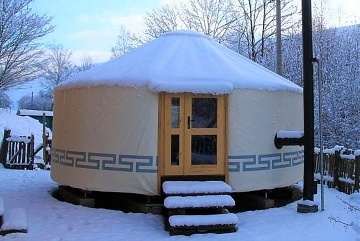 Glamping Kozlovec - Jurta Orlick� podh��� - Skuhrov