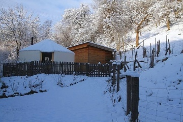 Glamping Kozlovec - Jurta Orlick� podh��� - Skuhrov