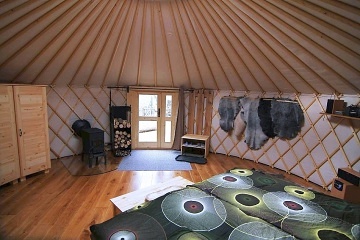 Glamping Kozlovec - Jurta Orlick� podh��� - Skuhrov