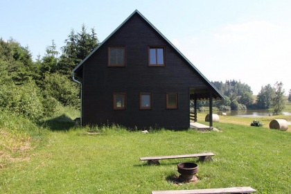 Chata samota u rybníka - loďka, koupání a rybaření