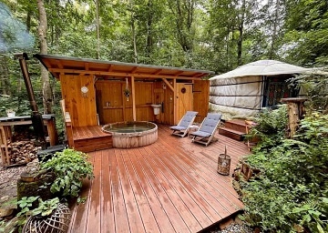 Yurt in the Wood - Glamping Hibojedy - Hvzda