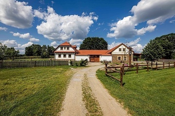 Stylov� chalupa s baz�nem a wellness - Vyso�ina