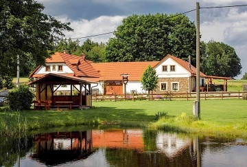 Stylov� chalupa s baz�nem a wellness - Vyso�ina