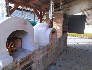 Chalupa s baz�nem - hrad Lipnice nad S�zavou