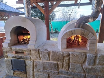 Chalupa s baz�nem - hrad Lipnice nad S�zavou