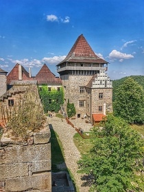 Chalupa s baz�nem - hrad Lipnice nad S�zavou