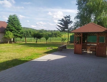 Chalupa s baz�nem - hrad Lipnice nad S�zavou