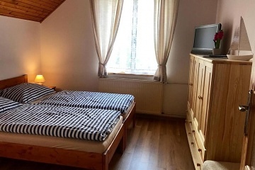 Rodinn� chalupa u Lipensk� p�ehrady - Kramol�n