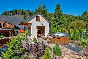 Nov� objekt: Chalupa Kr�lick� Sn�n�k - wellness a koupac� jez�rko 8C-258