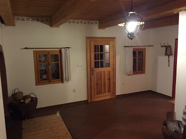 Polorouben� chalupa s baz�nem - Orlick� hory