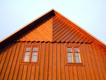 Polorouben� chalupa s baz�nem - Orlick� hory