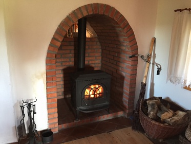 Polorouben� chalupa s baz�nem - Orlick� hory