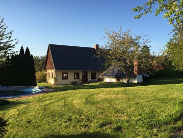 Polorouben� chalupa s baz�nem - Orlick� hory