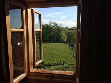 Polorouben� chalupa s baz�nem - Orlick� hory