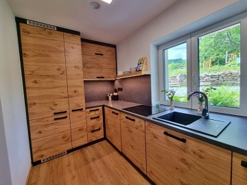 Chalupa s v��ivkou a rybn�kem - Rozhledna Bukovka