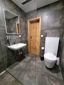 Chalupa s v��ivkou a rybn�kem - Rozhledna Bukovka