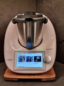 Chalupa s v��ivkou a rybn�kem - Rozhledna Bukovka