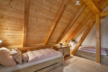 Roubenka ���rsk� vrchy - sauna a koupac� jez�rko