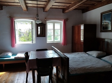 Chalupa Mlýn - Radějov - CHKO Bílé Karpaty