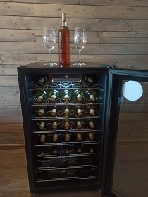 Chalupa s baz�nem - Lednicko-valtick� are�l