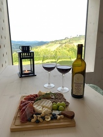 Glamping na Vyso�in� - posed u p�ehrady V�r