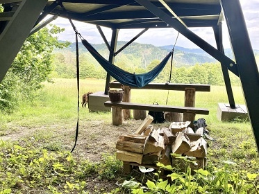 Glamping na Vyso�in� - posed u p�ehrady V�r