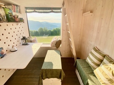 Glamping na Vyso�in� - posed u p�ehrady V�r