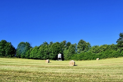 Glamping na Vyso�in� - posed u p�ehrady V�r