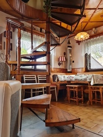 Chalupa Třebihošť - Zvičina - Dvůr Králové n. L.