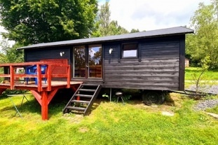 Glamping u koupalit - maringotka Jizersk hory