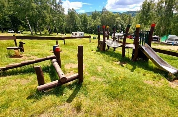 Glamping u koupaliště - maringotka Jizerské hory