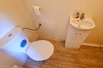 Glamping u koupaliště - maringotka Jizerské hory