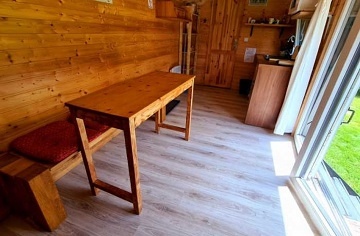 Glamping u koupaliště - maringotka Jizerské hory