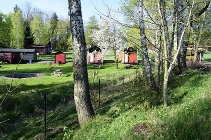 Glamping u koupaliště - maringotka Jizerské hory
