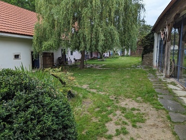 Usedlost Ledňáček - Modletice - klid u řeky