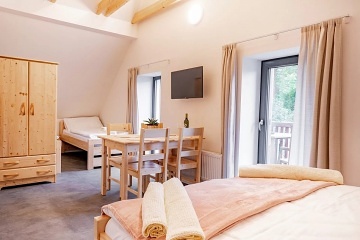Chata koupací jezírko a sauna - apartmány Jeseníky