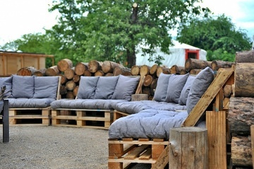 Jurty v Sadu - Glamping Štolmíř - Český Brod
