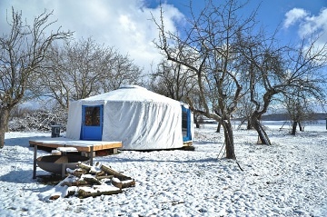 Jurty v Sadu - Glamping Štolmíř - Český Brod
