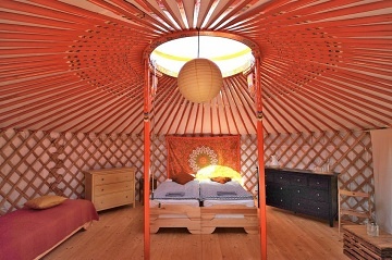 Jurty v Sadu - Glamping Štolmíř - Český Brod
