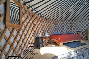 Jurty v Sadu - Glamping Štolmíř - Český Brod